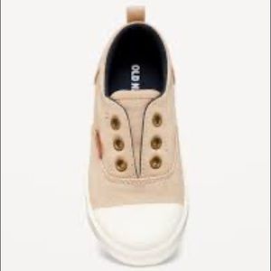 Old Navy slip-on sneakers for toddler boys size 8 tan white laceless boat shoes
